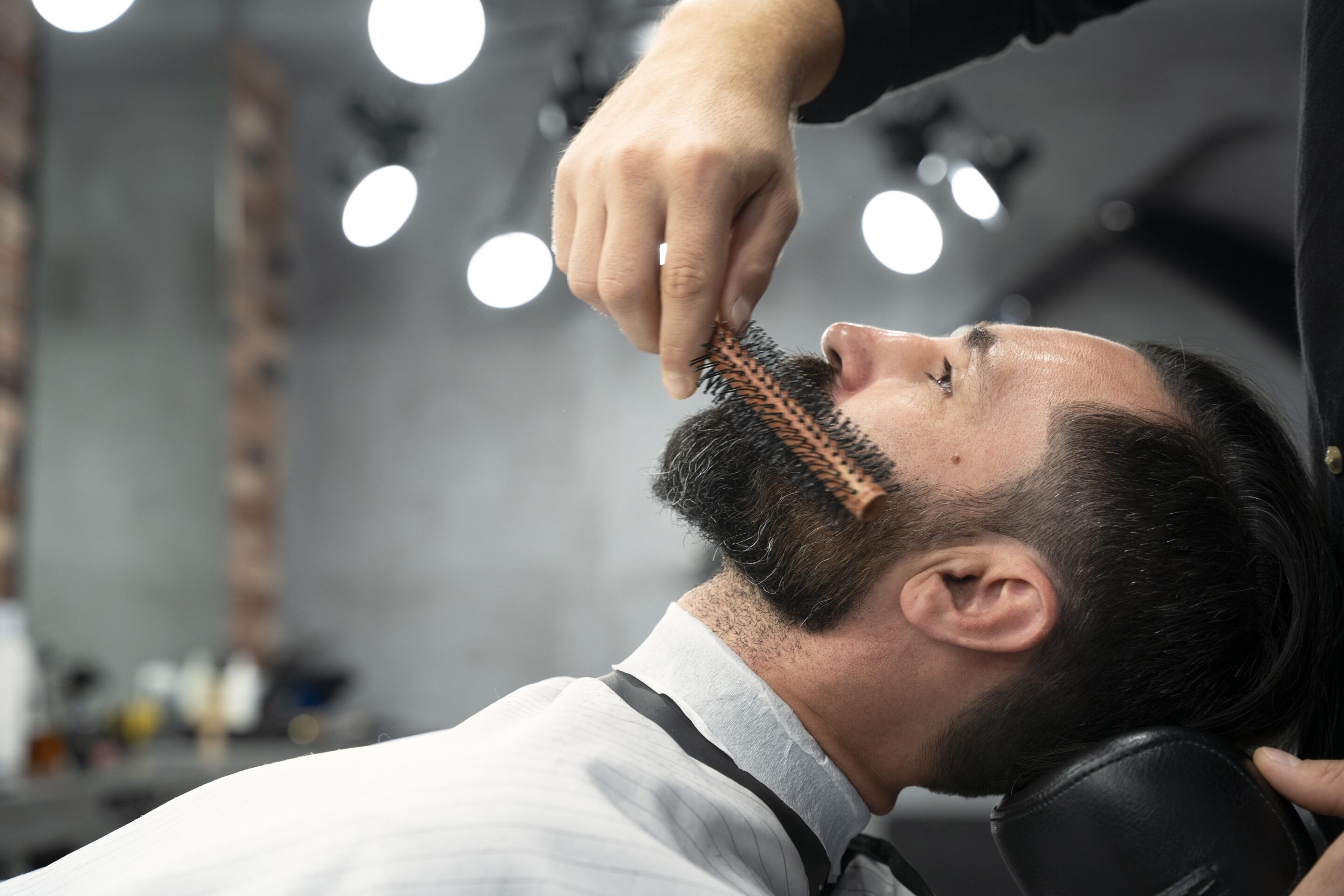 Cómo Peinar la Barba Según tu Estilo: Corto, Largo o Medio.