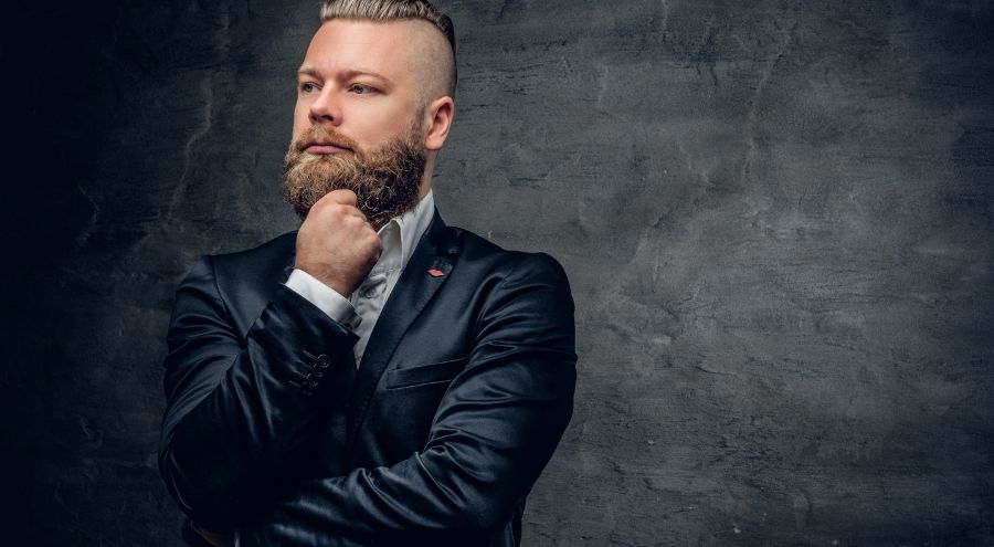 Los Mejores Looks de Cabello y Barba para Hombres Maduros