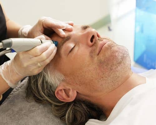 Rutina facial rápida para hombres ocupados: 5 minutos para una piel sana